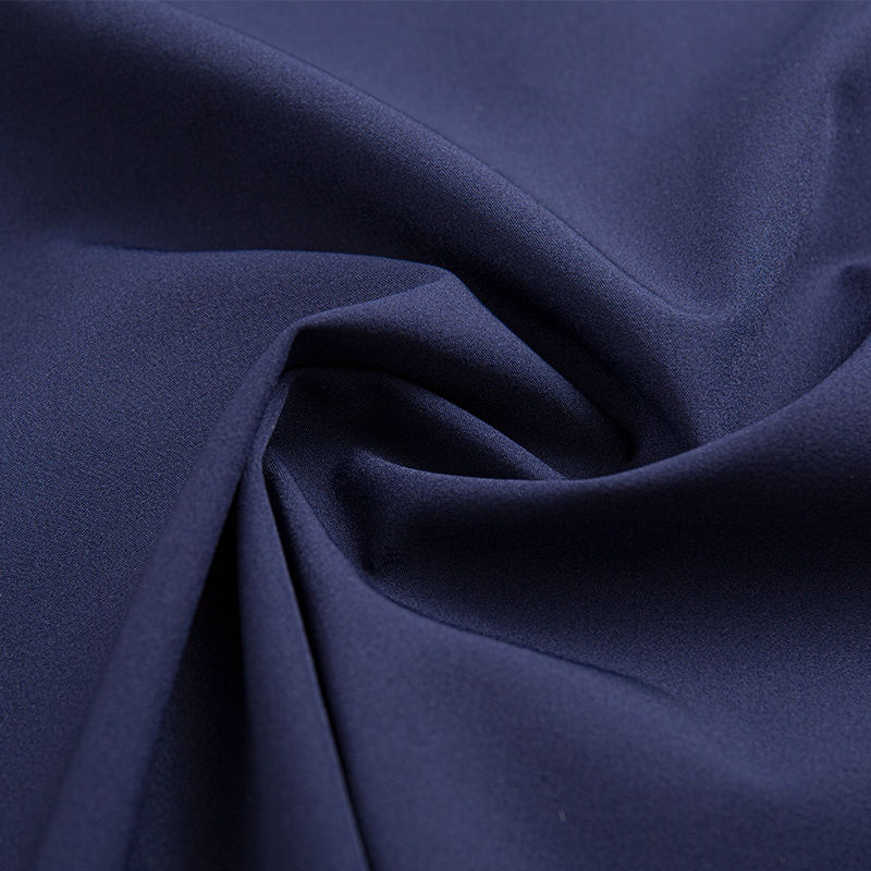 190 g/m² Vier-Wege-Stretch-Nylon mit atmungsaktiver, weißer PTFE-Membran und Mesh – Drei-in-Eins